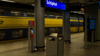 Нидерландските власти разследват сериозно прекъсване на железопътния трафик в Амстердам в