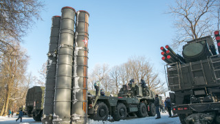 Русия разгръща зенитно ракетен комплекс с голям и среден обсег на
