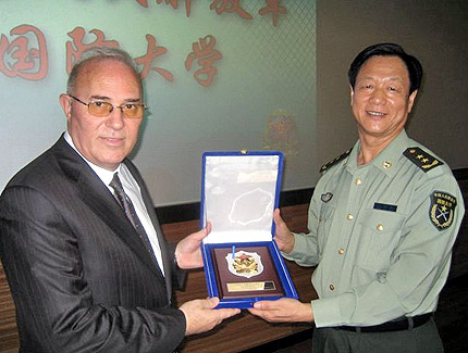 Сътрудничим си с Китай във военното образование