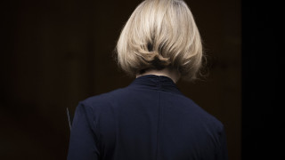 Британският премиер Лиз Тръс подаде оставка след само 45 дни