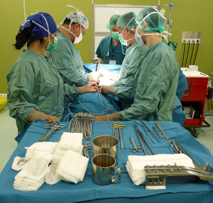 Френски хирург извърши уникална операция във Варна