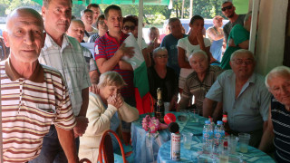 Трескава подготовка във Върбица за посрещането на златната Стойка
