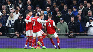 Отборът на Арсенал отново е с осем точки аванс на