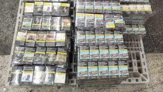 Митнически служители откриха 3080 контрабандни кутии 61 600 къса цигари