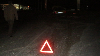 Тежък пътен инцидент край Ямбол 37 годишна жена загина а осемгодишното