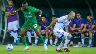 Нападателят на Лудогорец Бърнард Текпетей говори пред медиите в Гана