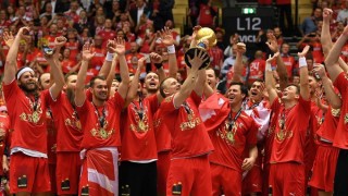 Дания разгроми Норвегия за първа световна титла в мъжкия хандбал