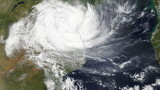  Индия изтегля крайбрежните си региони поради приближаването на циклона 