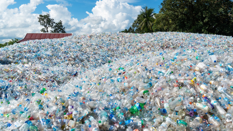 Как изглеждат 4 трилиона пластмасови бутилки