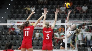 Дамският национален отбор на България по волейбол записа трета загуба