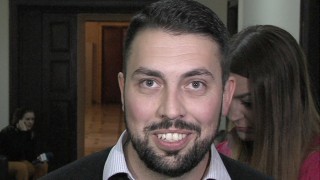 Ден след като зам кметът по транспорта Евгени Крусев подаде оставка и