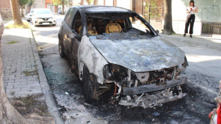 Два леки автомобила са горели тази нощ в Благоевград съобщава