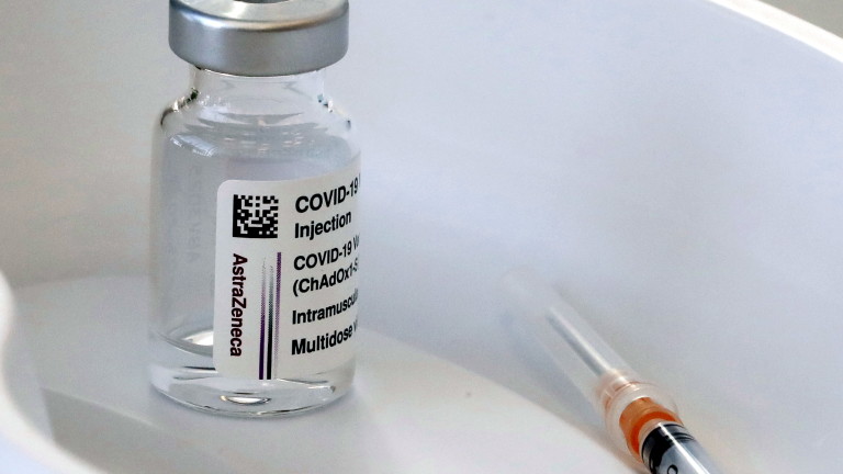 1000 флакона с ваксини на "Астра Зенека" получават джипитата в София 