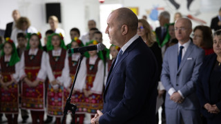 Държавният глава Румен Радев официално обяви в МБАЛ Добрич началото