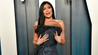 Тихата война на Кайли Дженър с COVID-19