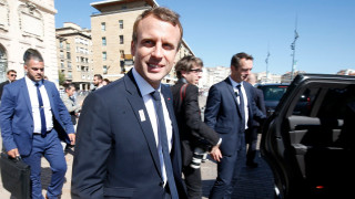 Френският президент Еманюел Макрон се подписа под реформи които ще