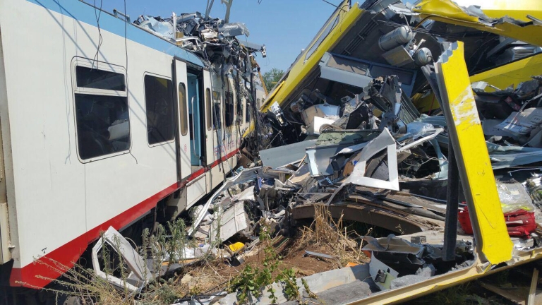 Началникът на една от италианските гари се призна за виновен за влаковата катастрофа