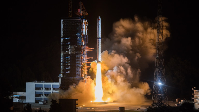 Китай изпрати кораб към обратната страна на Луната