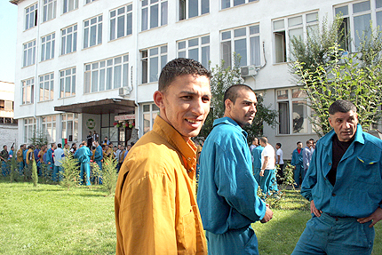 Първи учебен ден и за 1100 затворници