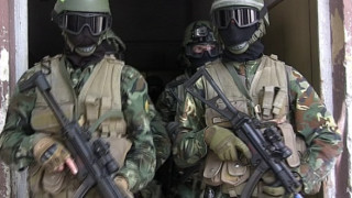 Командоси от специалните сили на армията отряд Кобра на МВР