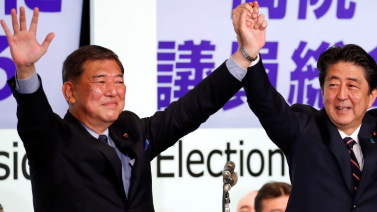 Повечето японци предпочитат бившия министър на отбраната Шигеру Ишиба за премиер