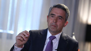 Президентът Росен Плевнелиев призова Кирил Петков да вземе оставката на