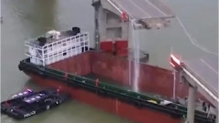 Жертви и ранени след удар на кораб в мост в Китай
