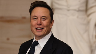 Милиардерът Илън Мъск опроверга съобщение на Ройтерс в което се