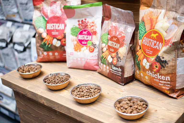 Намерете любимата храна за домашния си любимец и открийте нови марки