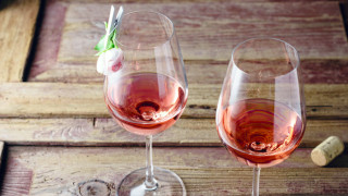 Розовото вино обикновено се възприема като напитка подходяща за топлите