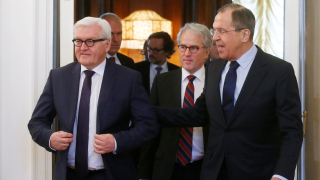 Европа да спре геополитическите игри, призова Лавров на среща с Щайнмайер