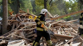 Русия не спира да атакува Харков