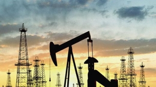 Русия сваля данъците върху добива на нефт, за да увеличи производството