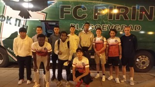 Първата част от студентите на Soccer Universities по програмата за