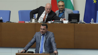 Отложиха гоненето на депутати от Възраждане от комисиите
