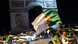 Алжирското правителство е наредило преминаването от френски на английски език