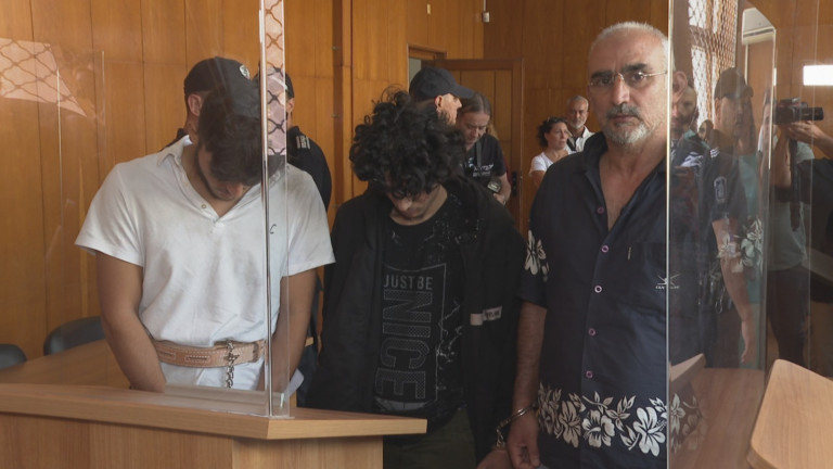 Тримата сирийци, обвинени в трафик на мигранти, остават в ареста.