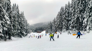 Скиор пострада в ски зоната на Банско съобщиха от Планинската