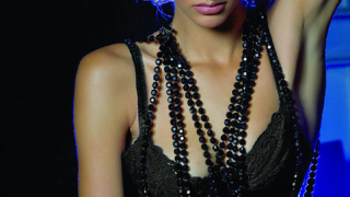 Юлия Юревич - сексапил сред тонове метал