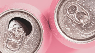 Диетичните безалкохолни напитки които обикновено вместо захар съдържат изкуствени подсладители може