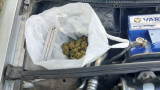 Откриха марихуана под капака на кола и 1 кг метамфетамин в имот на шофьора в Радомирско