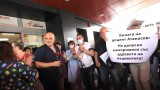 Пациенти протестират срещу обвиненията за фалшиви хоспитализации в "Пирогов"
