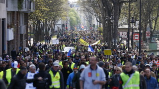 43-ма задържани на протест в Париж