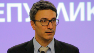 Паметникът на Съветската армия е като войната в Украйна