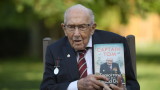Почина 100-годишният ветеран Том Мур, събрал 33 млн. лири за британските лекари