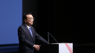 Тъй като епидемията в момента се разпространява по целия свят