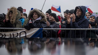 Няколко хиляди души преминаха през чешката столица в неделя протестирайки
