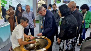Министър Тахов представи България в Китай в Деня на чая като световен износител на билки