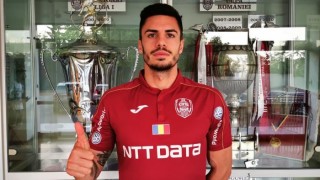 Лудогорец иска да смени румънските си централни защитници Козмин Моци