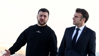 Украинският президент Володимир Зеленски в понеделник проведе среща с френския